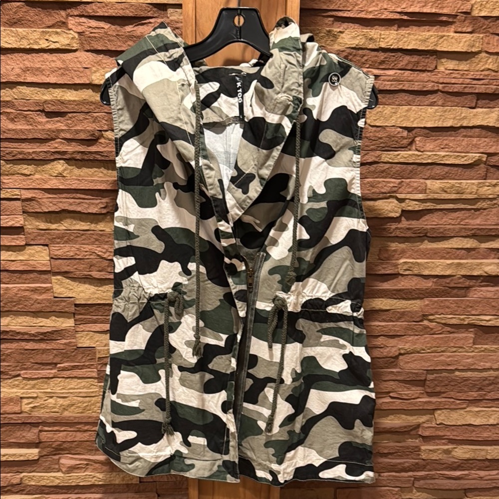 K TOO Camouflage Sleeveless Hooded Vest